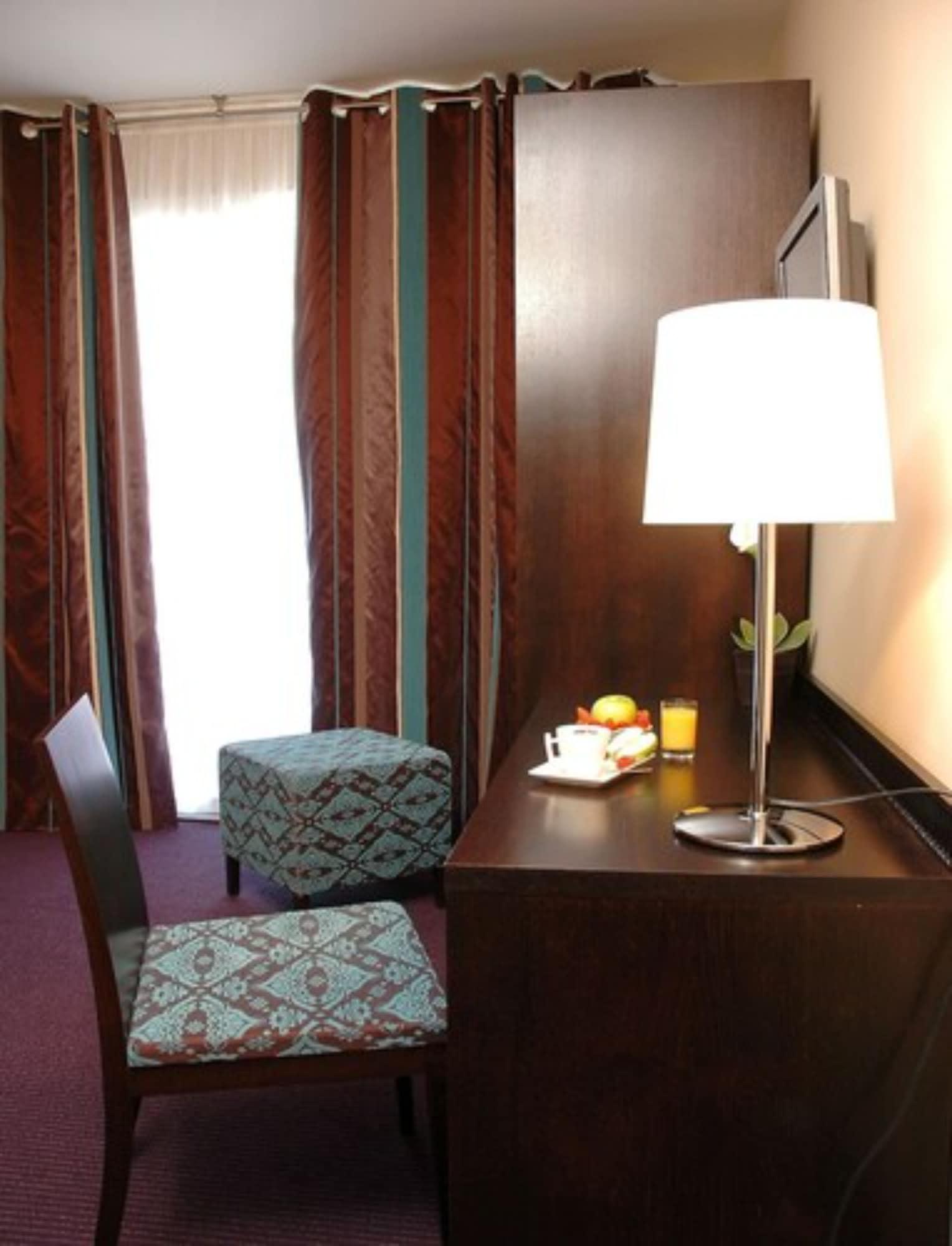 Ibis Styles Beaulieu Sur Mer Esterno foto