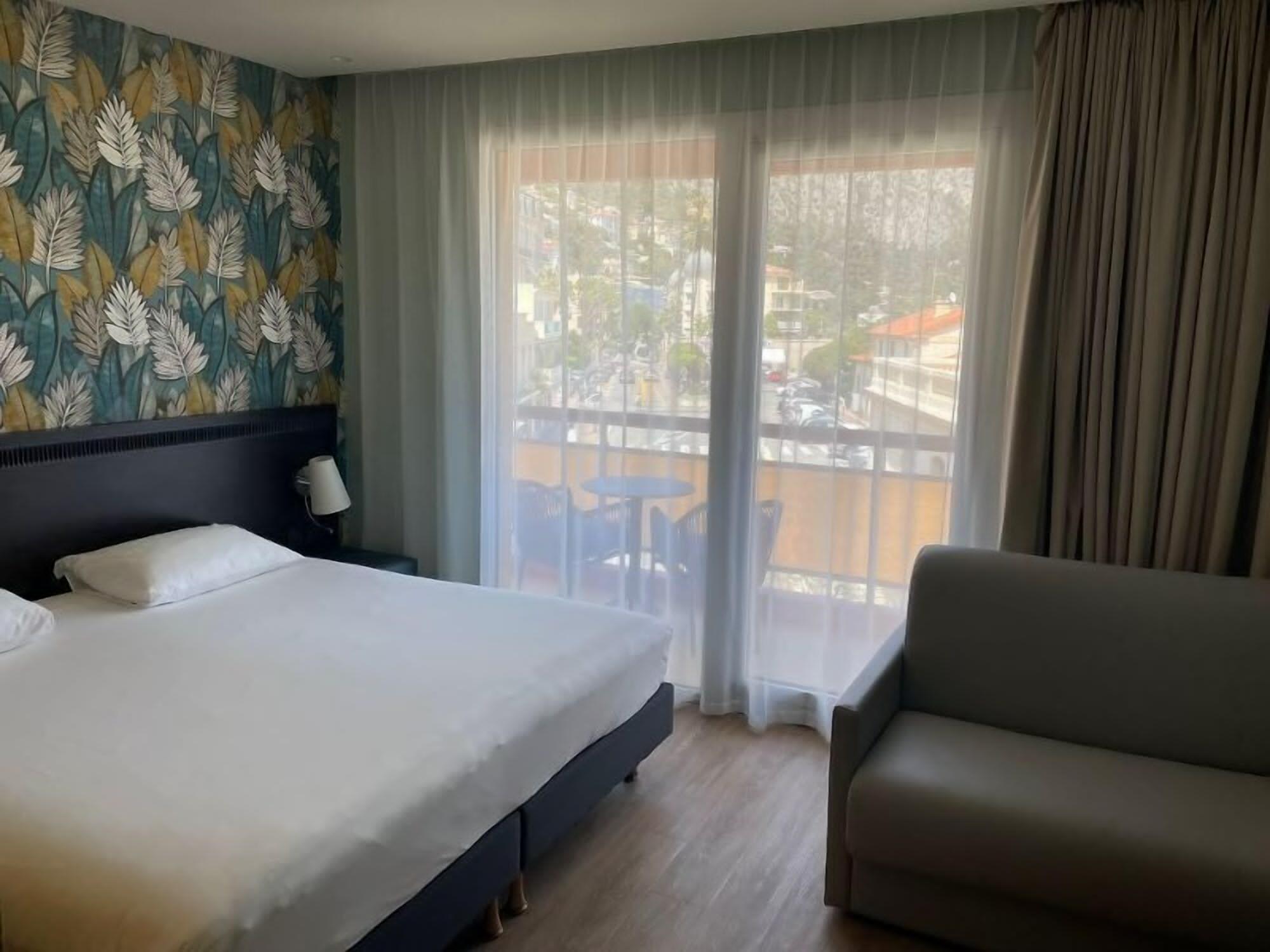 Ibis Styles Beaulieu Sur Mer Esterno foto