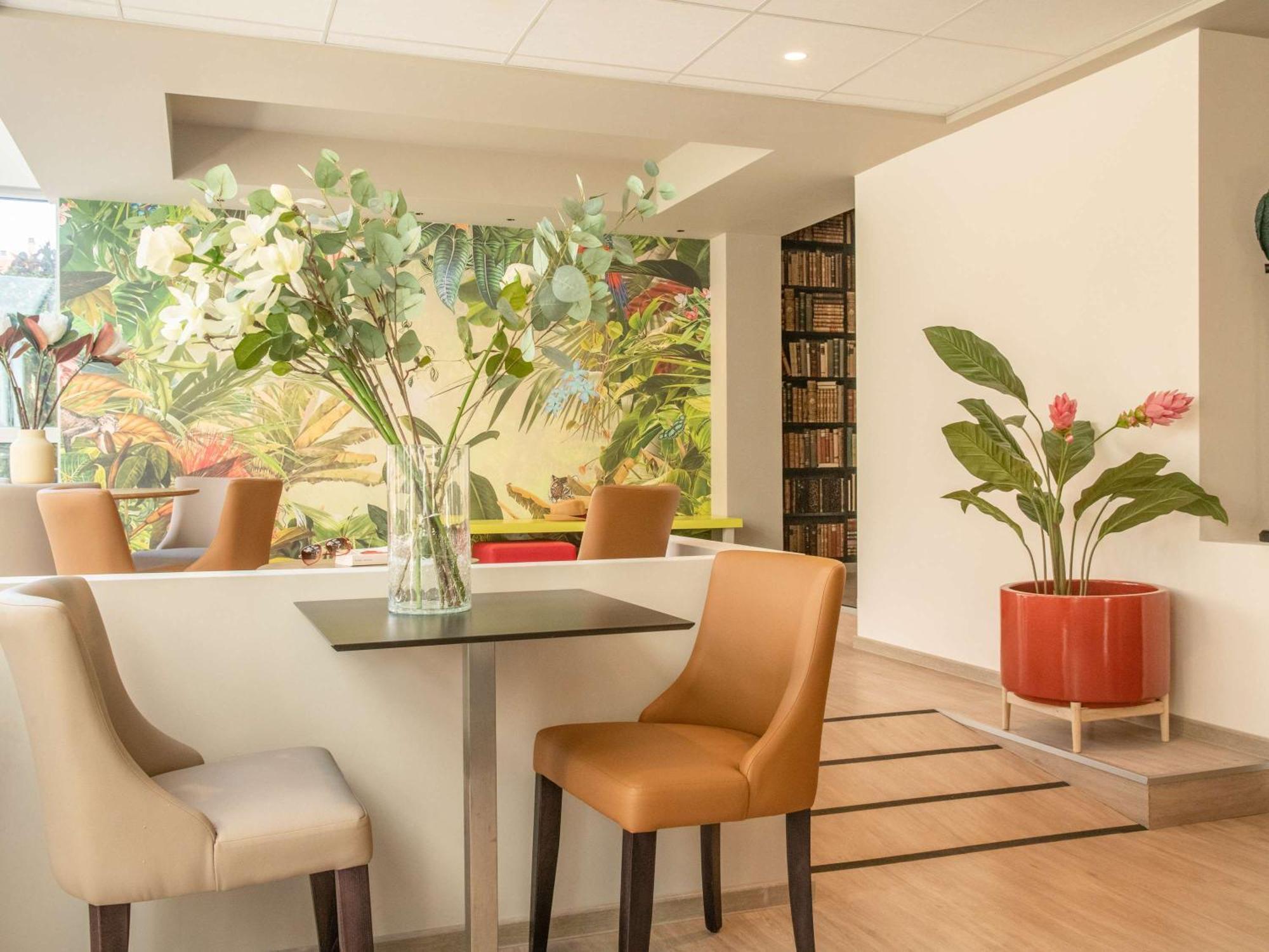 Ibis Styles Beaulieu Sur Mer Esterno foto